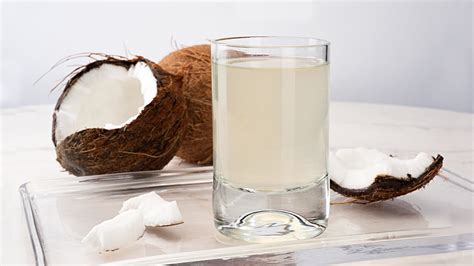 The Health Benefits of Coconut Water