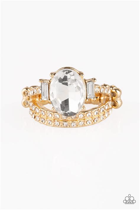 Paparazzi Bling Queen Gold Ring