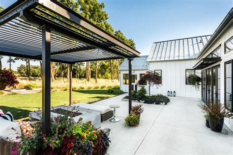 Modern Farmhouse Landhausstil Patio Seattle Von DeMambro