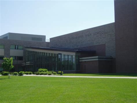 Shakopee High School – Architectural Panel Systems