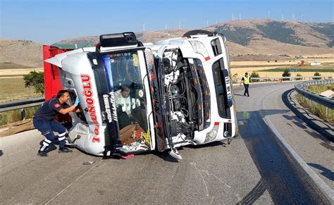 Kamyon devrildi sürücü yaralandı Afyon Haber Afyon haberleri