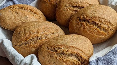 GERMAN BREAD ROLLS How to make crusty and chewy brötchen YouTube