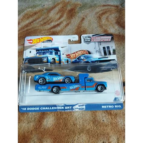 Hot Wheels Team Transport 18 Dodge Challenger SRT Demon Retro Rig Hot Wheels Race Team