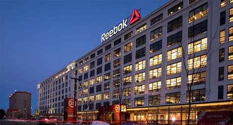 adidas готов продать Reebok за гораздо меньшую сумму, чем покупал