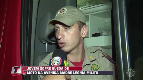 Jovem Sofre Queda De Moto Na Avenida Madre Le Nia Milito Youtube