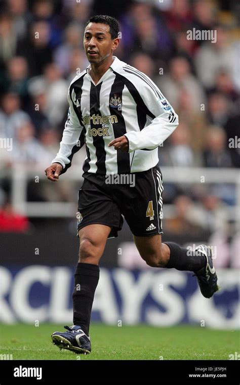 Nolberto solano newcastle hi-res stock photography and images - Alamy