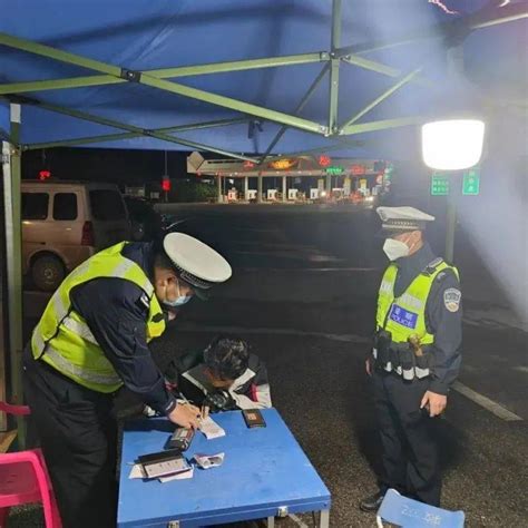 摩托车禁上高速！防城港交警开出我市首张罚单高速公路检查相关