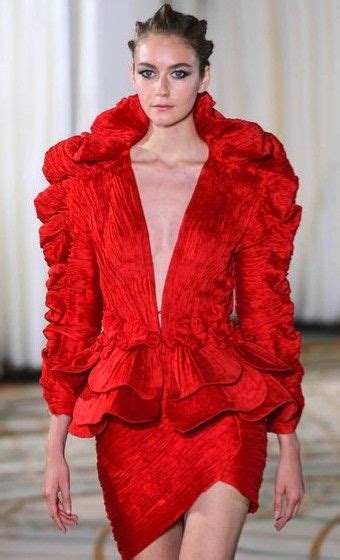 Pin Di Ilde Su L Eleganza Del Rosso Rosso Elegante