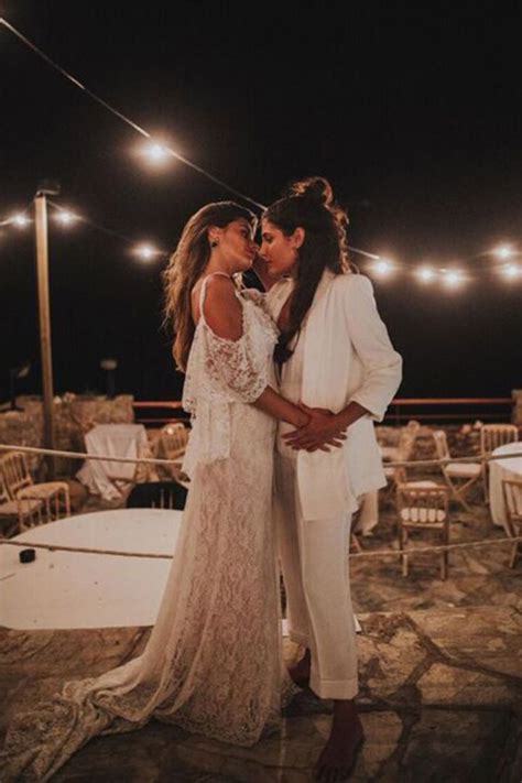 Lesbian Wedding Photos Lesbian Bride Lgbt Wedding Cute Lesbian Couples Lesbian Love Muslim