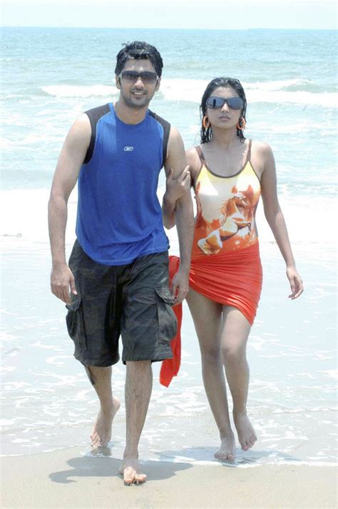 Tolly Bollynews Samantha In Bikini From Moscowin Kaveri