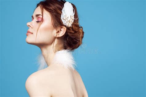 Beautiful Woman Naked Shoulders Fluffy Earrings Bright Makeup Freshness Stock Image Image Of