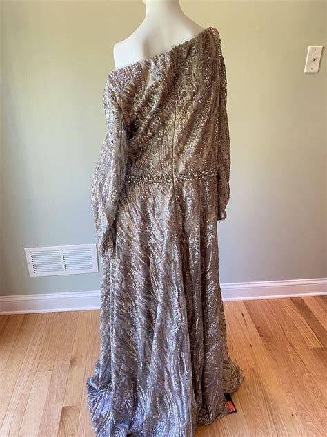 Mac Duggal Embellished Long Sleeve Sequin Lace Gown Size 14 Retail