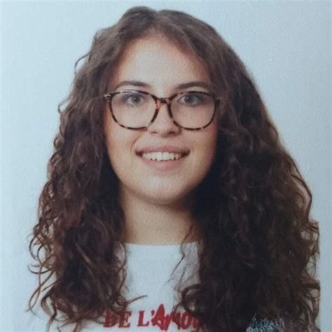 8 Hot Sexy Joana Pinho Bikini Pics