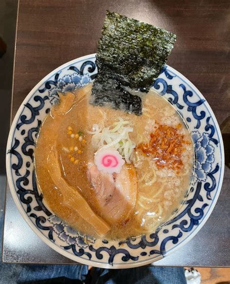 『魚介とんこつ 超濃厚ラーメン』東京駅 斑鳩のレビュー ラーメンデータベース