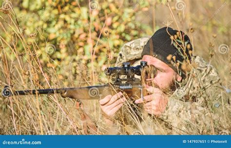 Cazador Del Hombre Con El Arma Del Rifle Boot Camp Moda Del Uniforme