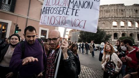 Affossato Il Ddl Zan Proviamo A Modificare La Legge Mancino Huffpost