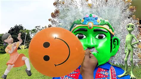 LUCU ONDEL ONDEL BETAWI TIUP BALON PECAH MINTA COBA TIUP LAGI KELUAR