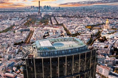 La Plus Haute Patinoire De Paris Revient Sur Le Toit De La Tour