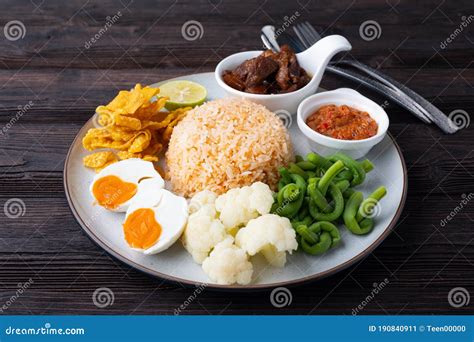 Fried Rice With Spicy Shrimp Paste Dip Thai Street Food Stock Image