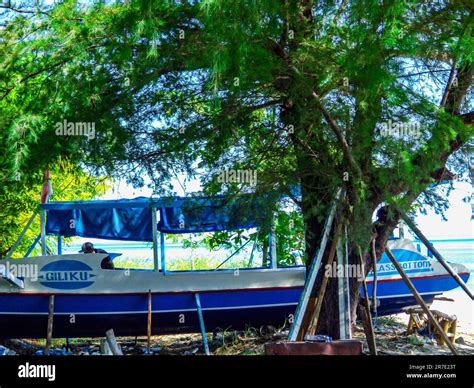 Gili Air Island Traditional Balinese Scuba Diving Boat Tu Be Repaired