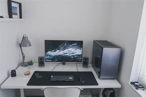 Https Ift Tt Whwbuq Grey Clean Setup Gaming Room Setup Room