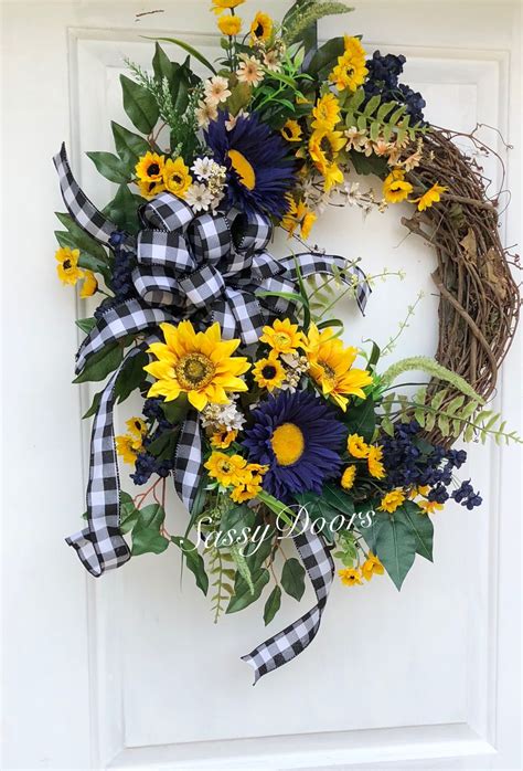 Love These Colors Together Door Wreaths Diy Spring Door Wreaths