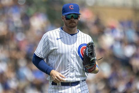 Ian Happ Wins The Gold Glove Award The 1st Chicago Cubs Left Fielder To Receive The Honor