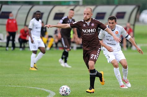 Transfery Fortuna I Liga Widzew D Rozsta Si Z Pomocnikiem