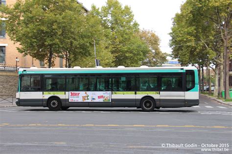 Bus 8285 92 PYR 75 sur la ligne 74 RATP à Porte Pouchet Paris