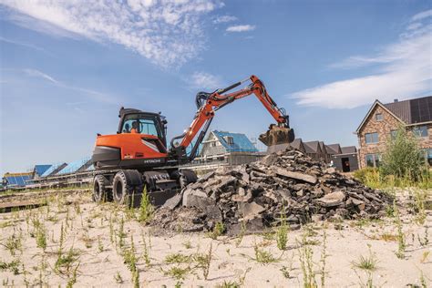 New Hitachi Compact Wheeled Excavator On Show At Intermat Lectura Press