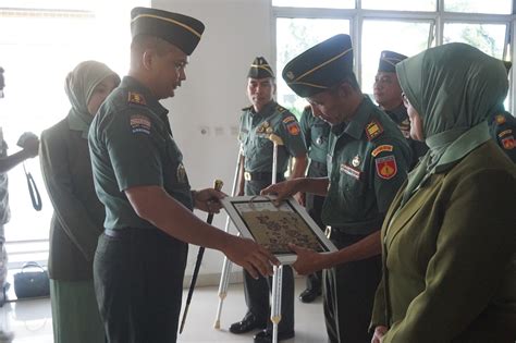 Dandim 0736 Pimpin Korp Raport Serah Terima Jabatan Danramil Di Batang