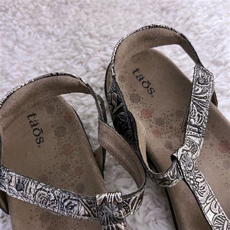 Taos Trophy Leather Sandals Metallic Paisley Women Gem