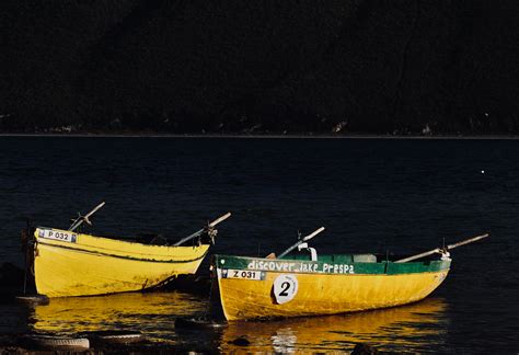 Banco De Imagens Agua Barcos E Equipamentos E Suprimentos Para