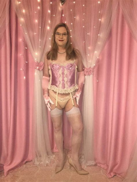 Joanie A Mature TV Wears And Models Her Vintage Sabrina Bustier Photo 4 AShemaletube