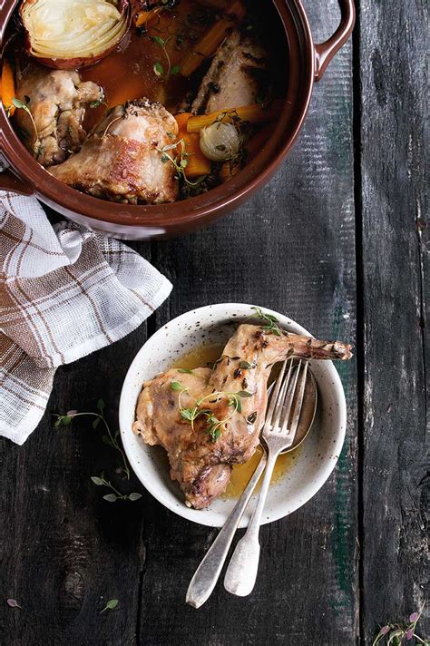 Guiso De Conejo Estofado Con Cebolla Y Verduras PequeRecetas