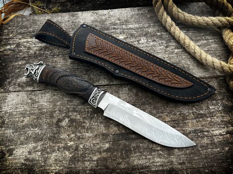 Нож "Волк", сталь клинок PGK c травлением, рукоять айронвуд резная ...