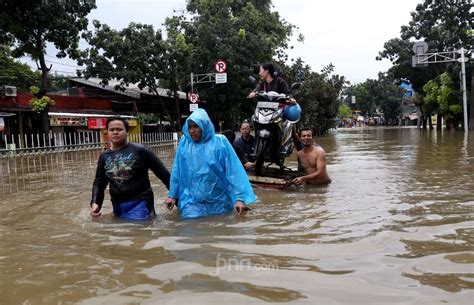 Hujan Deras Ruas Jalan Di Jakarta Tergenang Banjir Berikut Lokasinya