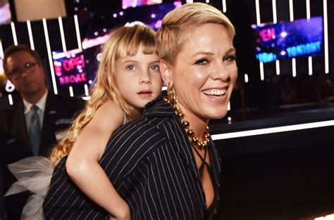 Pink Bring Willow On Stage For A Kiss In Australia Billboard