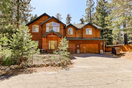 Find Alpine Bliss in a Lake Tahoe Winter Cabin | Vacasa