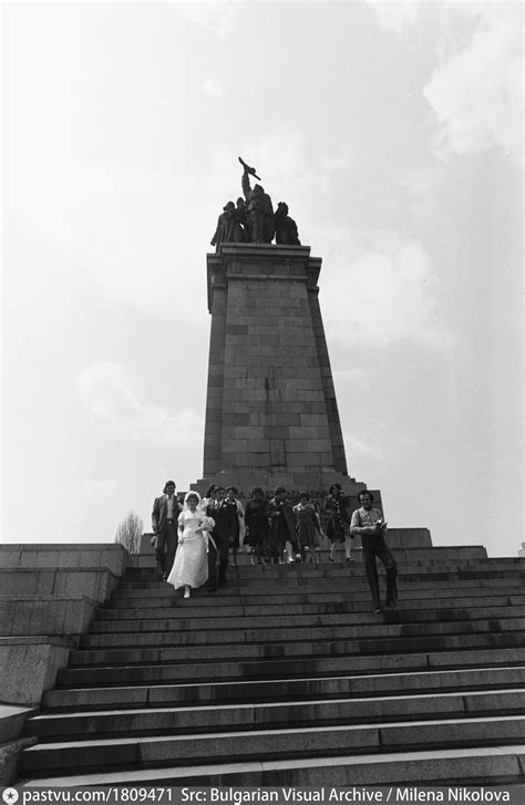 Паметникът на Съветската армия