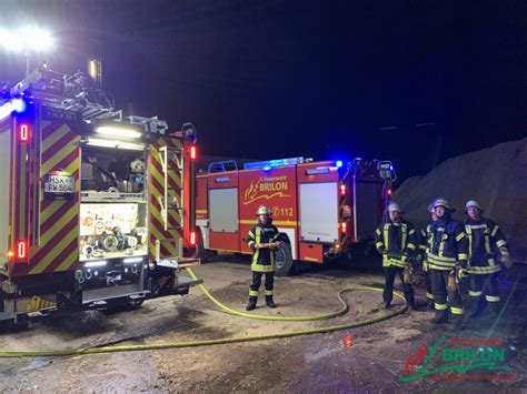 Brand Eines Radladers Im Briloner Industriegebiet Freiwillige