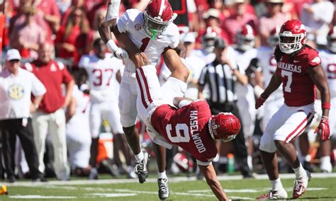 Arkansas Football: Hogs fall to No. 25 in latest re-rank