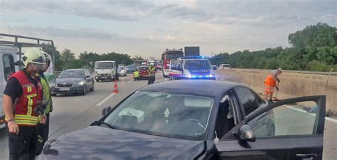 Stau Nach Unfall Auf Der A S Dautobahn Heute At