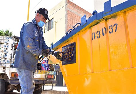 Municipio Continúa con la Rehabilitación de Contenedores Palestra