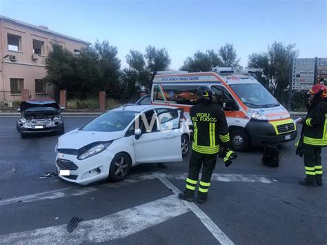 Scontro Tra Auto Sull Aurelia A Finale Ligure Foto Photogallery