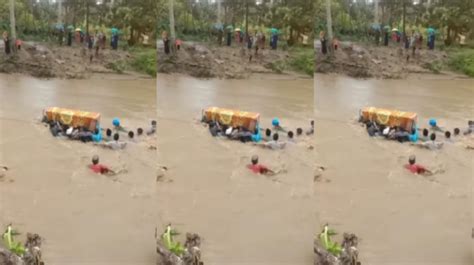 Innalillahi Peti Jenazah Nyaris Hanyut Di Sungai