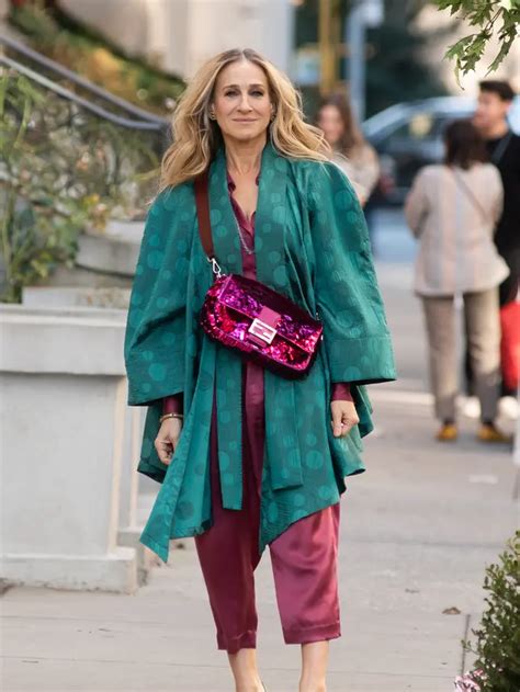 2 Tren Fashion Besar Di 2023 Dipakai Sarah Jessica Parker Dalam 1 Look