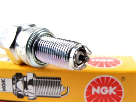 Spark Plug NGK CR EKB CR8EKB Vespa GTS 300 ZAPM45200 ZAPM45202