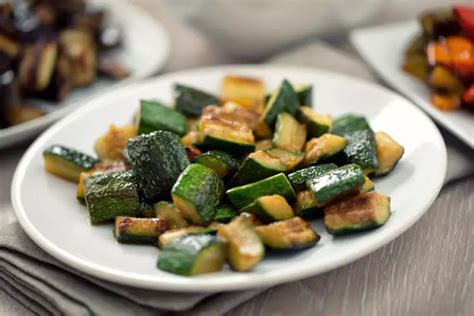 cuisiner les courgettes à la poele recette courgettes à la poêle Brilnt