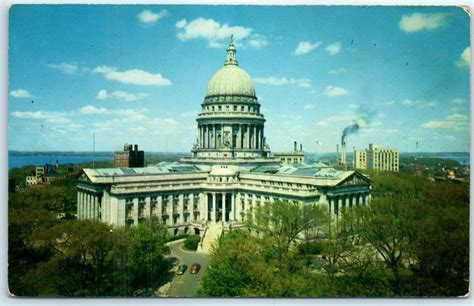 Postcard Wisconsin State Capitol Madison Wisconsin United States